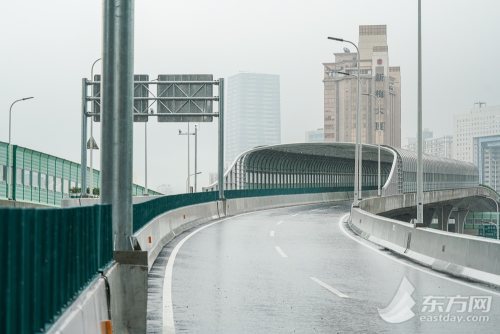 刘辉,汪伟秋,卫宜斐6月18日报道:北横通道西段通车在即,会给市民出行