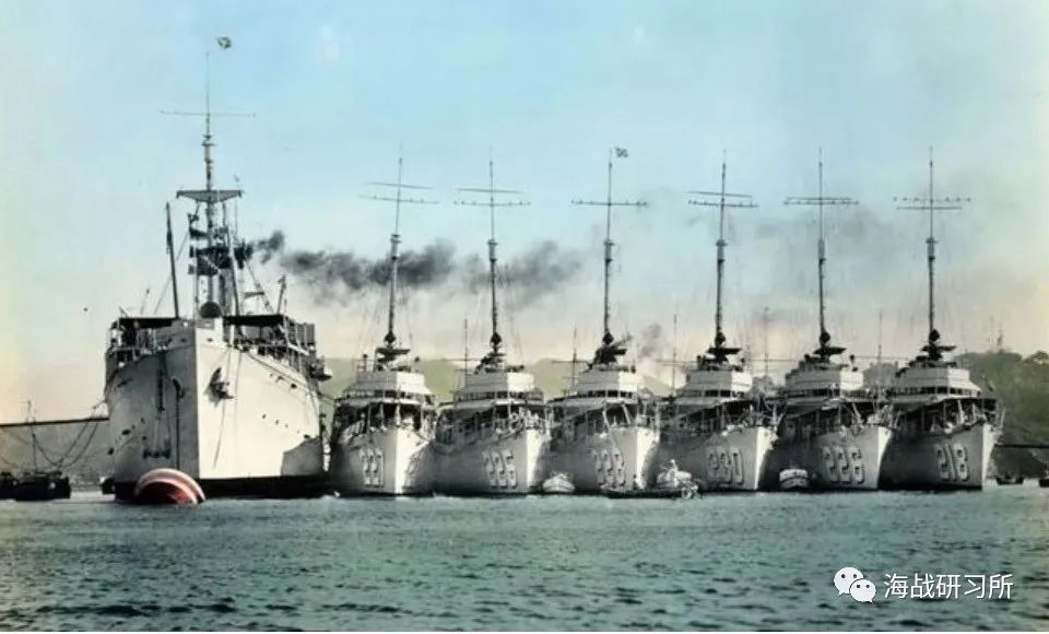 ( 20世纪30年代停靠中国烟台的美驱逐舰群,日后参加巴厘巴板海战的