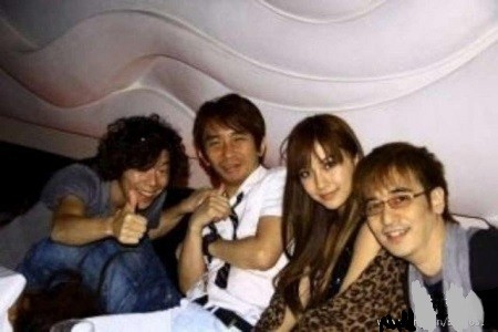 anglebaby旧照片,在日本被人用酒瓶怼脸,这是她做梦都