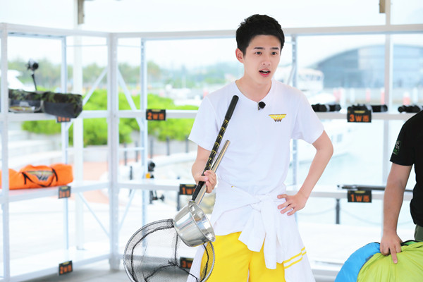 导读:虎牙微笑备受期待 抖机灵刘昊然再用工具