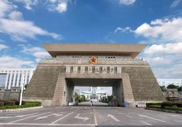 想要踏入"军中小清华"的大门,对于地方高考生来说,需要成为所在省市的