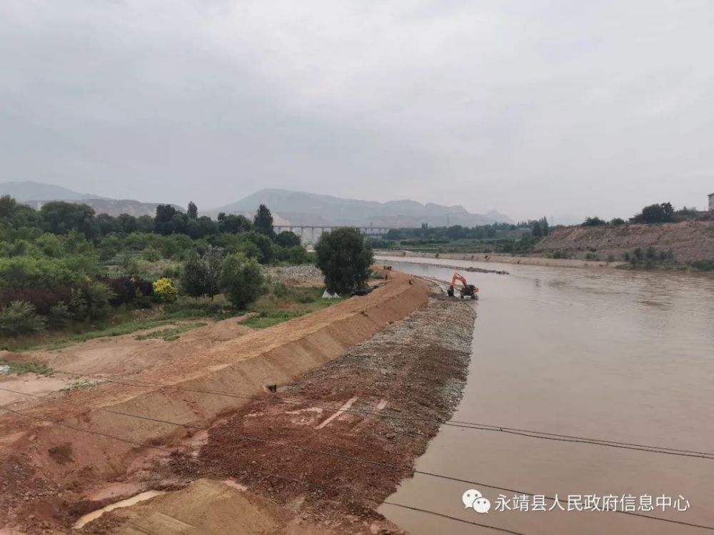 加快湟水河永靖县西河镇红城村至盐锅峡镇焦家桥段河堤治理工程进度