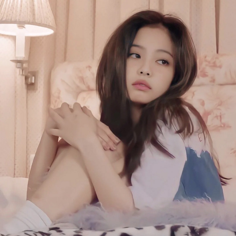 blackpink jennie头像,妮妮的新图,差点没认出来