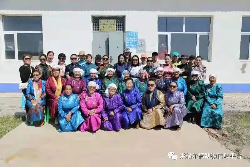 阿巴嘎旗洪格尔高勒镇各嘎查妇联陆续开展庆祝建党100