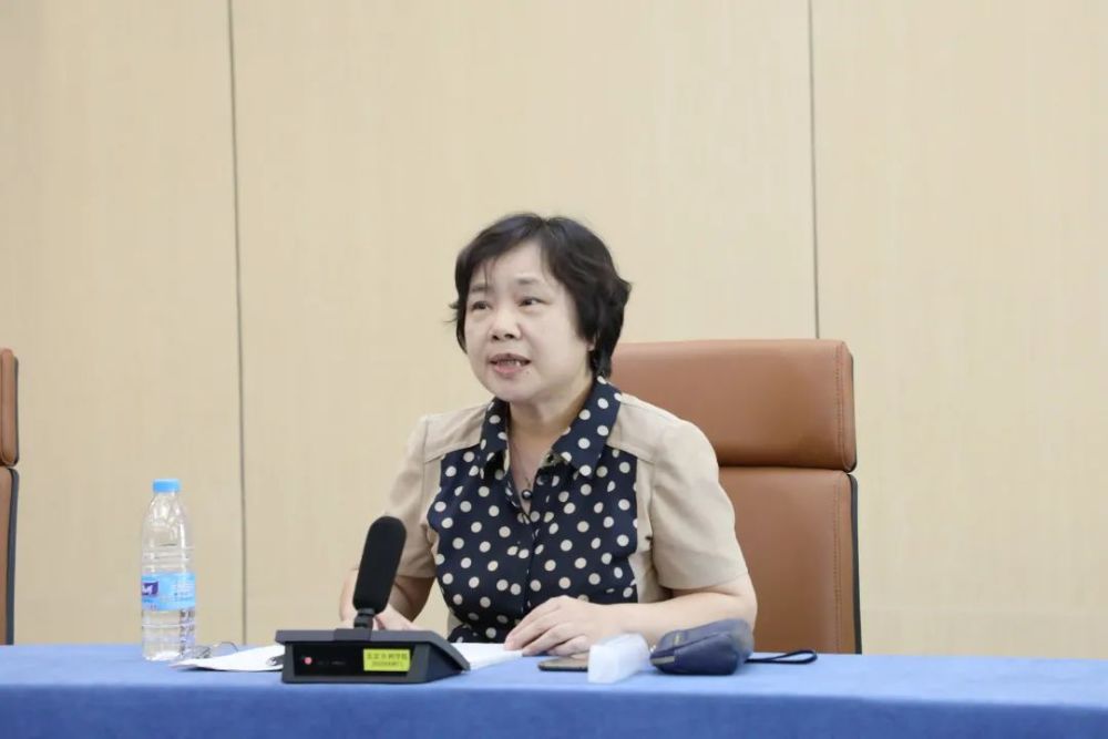 副校长潘京蓉会后,京成双校区安委会全体成员分组对教学楼,学生公寓