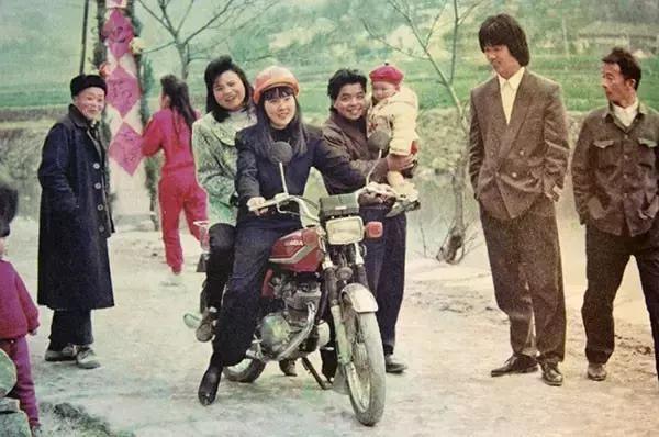 90年代温州老照片,富裕是标签,拥有4000辆菲亚特出租车