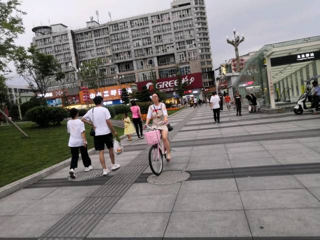 打卡成都龙泉音乐广场