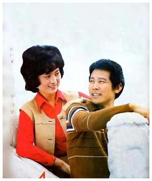 老照片:80年代明星情侣,而今有的依旧长相厮守,有的已