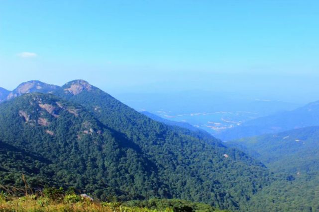 中国名山之一,是海南第一高山,是海南岛的象征