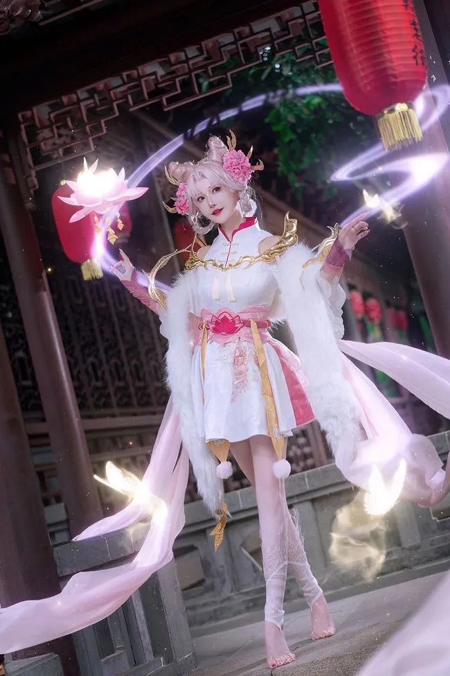cos:王者荣耀嫦娥拒霜思