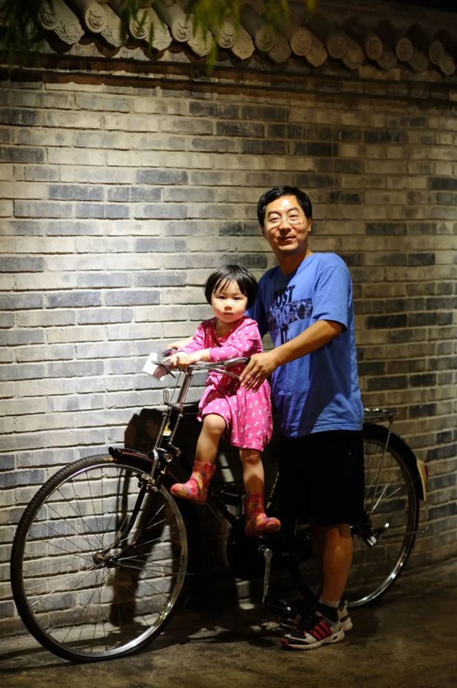 父亲与女儿共融岁月，99岁的印记与传承