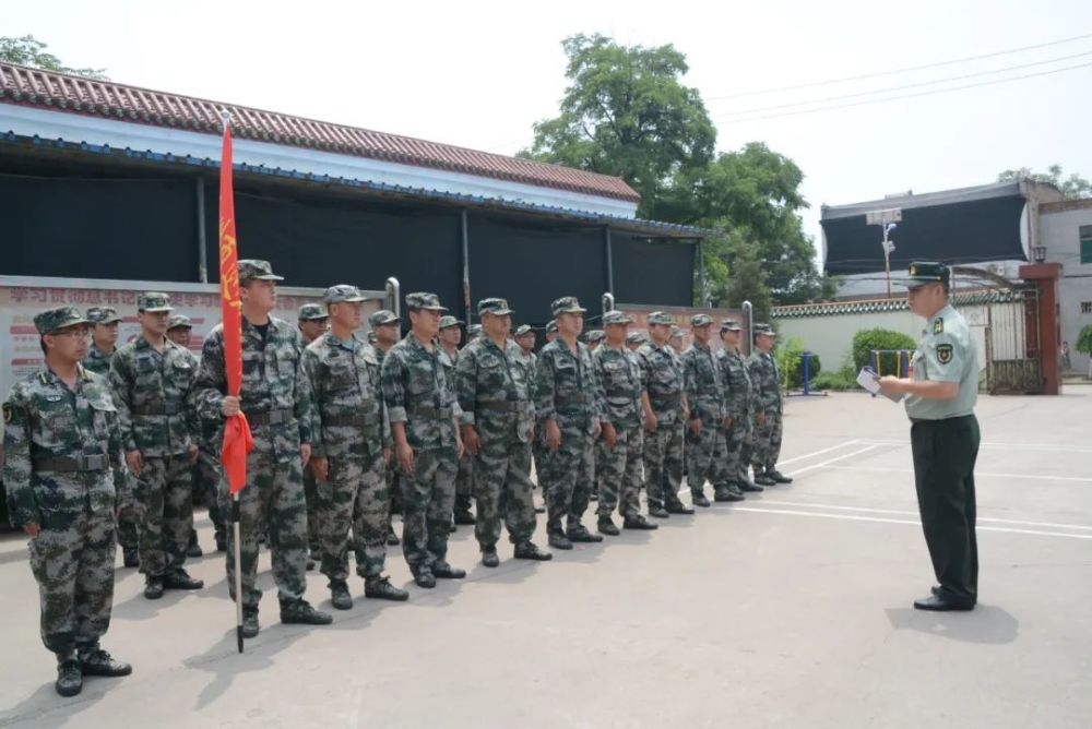 临汾军分区民兵整组工作检查组在退沙街道检查验收民兵整组工作