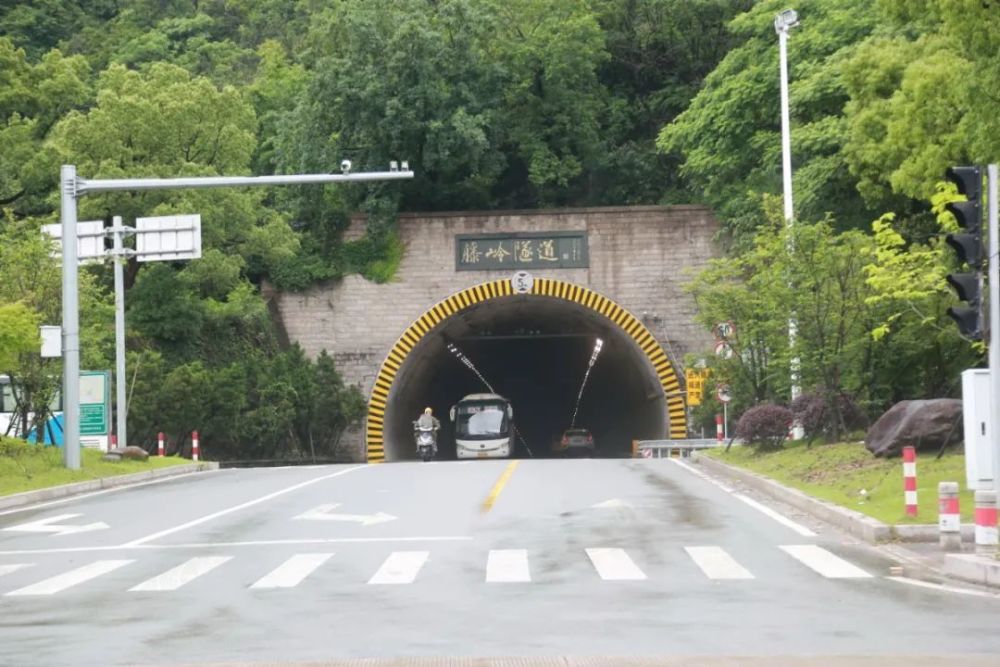 百村行 | 城南这个村呈文集资开通藤岭隧道,有个戏台还是市级文保点