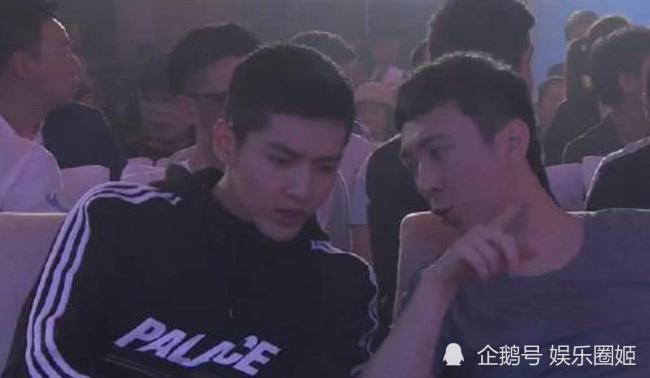 网红李北平曝吴亦凡王思聪包厢80个美女一起陪玩手机全没收
