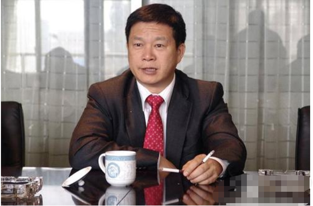 老肯董事长_肯帝亚地板董事长背景(3)