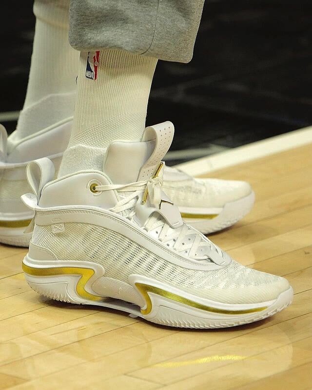 nba球星上脚aj36白金配色亮相你觉得好看吗