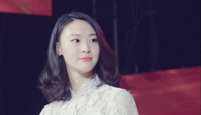 恭喜前中国女排队长惠若琪顺利产女又一奥运冠军当妈妈了