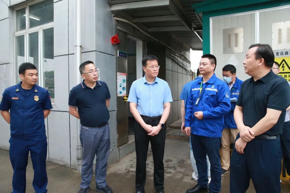 盛炜区长以"四不两直"方式检查安全生产,生态环保工作