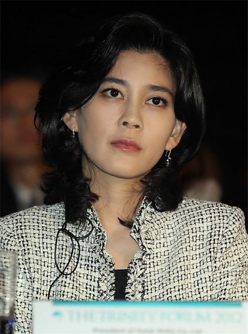 她是三星长公主,却偏要嫁给保安,如今为夺回儿子,补偿