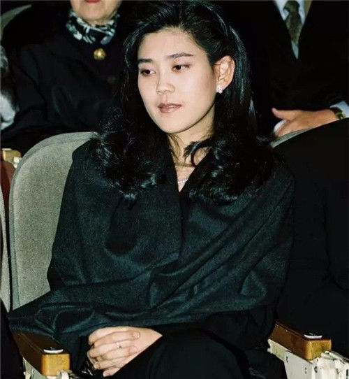 她是三星长公主,却偏要嫁给保安,如今为夺回儿子,补偿