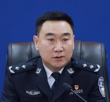 通过,决定免去:孟炜的丹东市人民政府副市长,丹东市公安局局长职务
