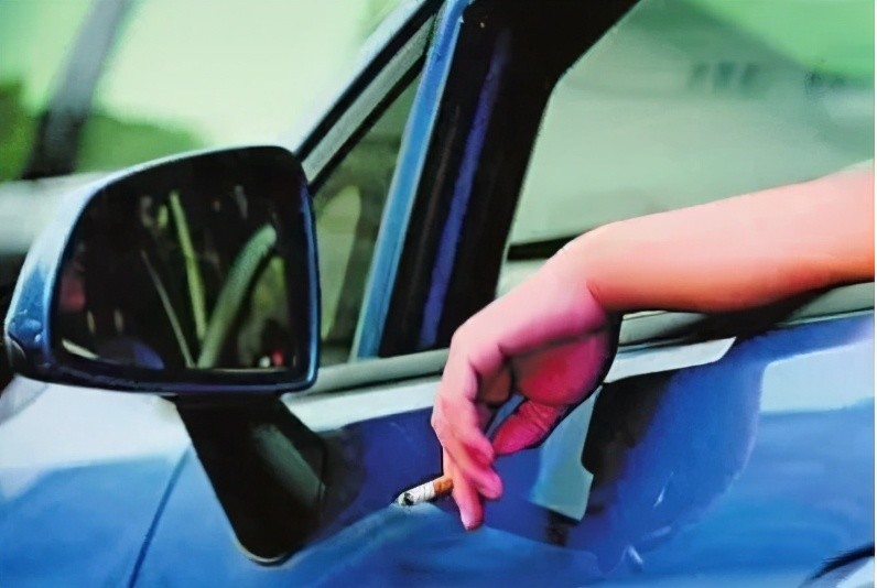 为什么很多男人开车喜欢把手放窗外?