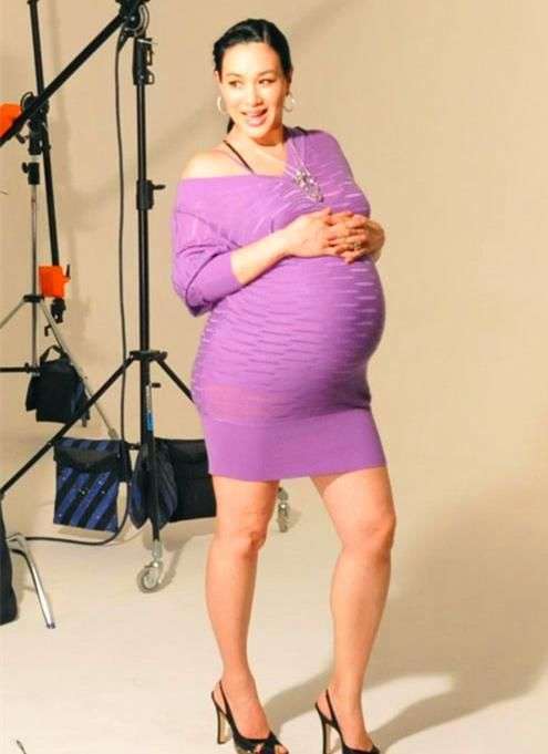 怀孕体重暴增的女星还有谁?