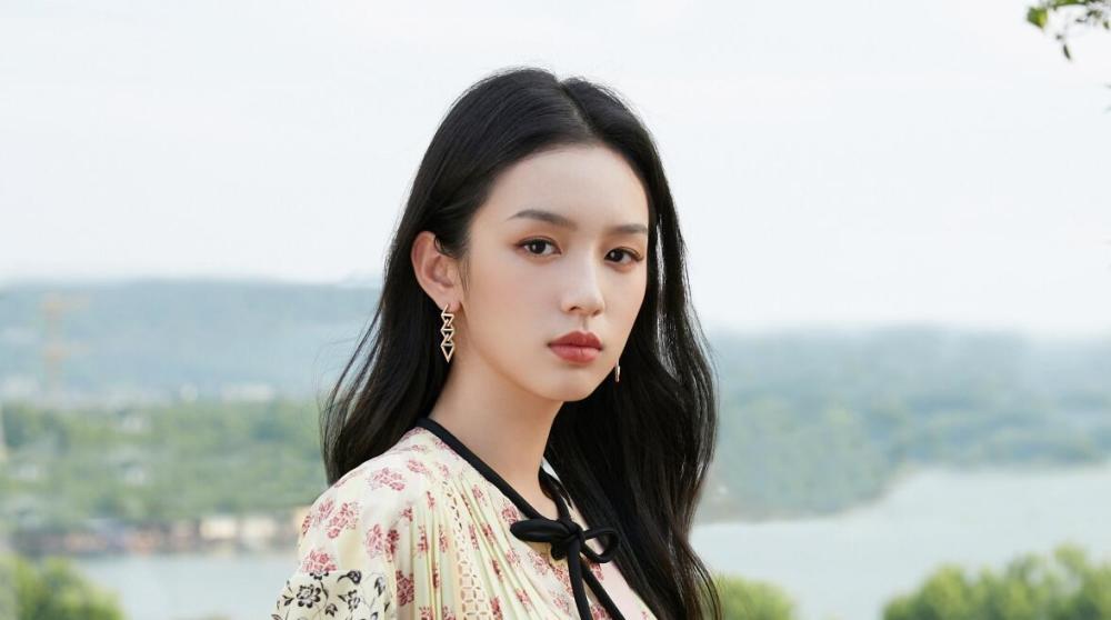 如果周也要是因为魏莱一角而爆火,那么怕是她也接