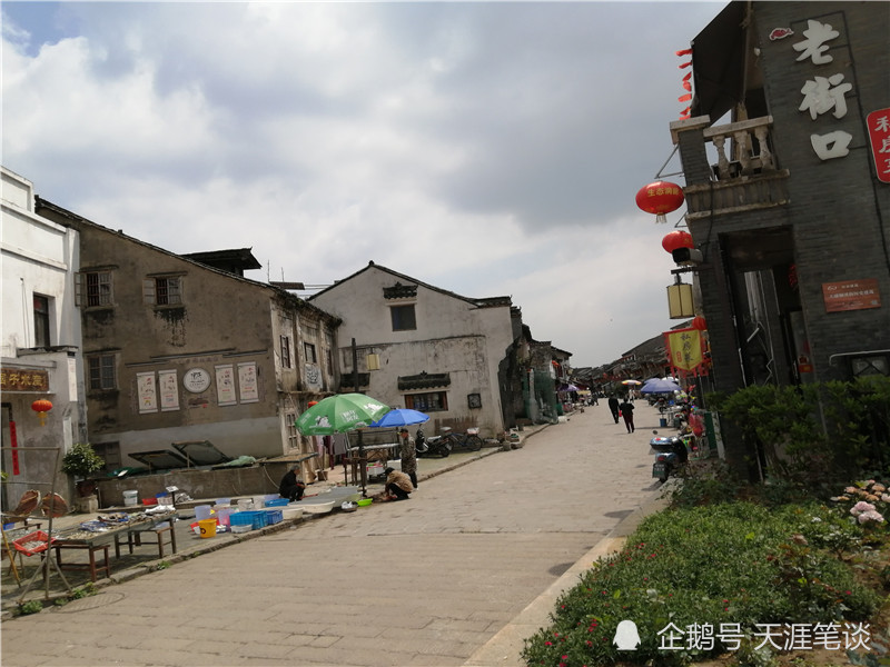 没有仿古的风景,没有雷同的商品,大通古镇充满宁静与美好