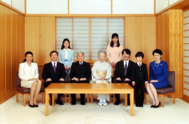 那么你知道一直"近亲结婚"的日本天皇家族,他们有什么家族遗传病吗?