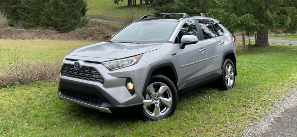 凭借 rav4 hybrid,丰田已经抓住了小型 suv 级别名副其实的甜蜜点.