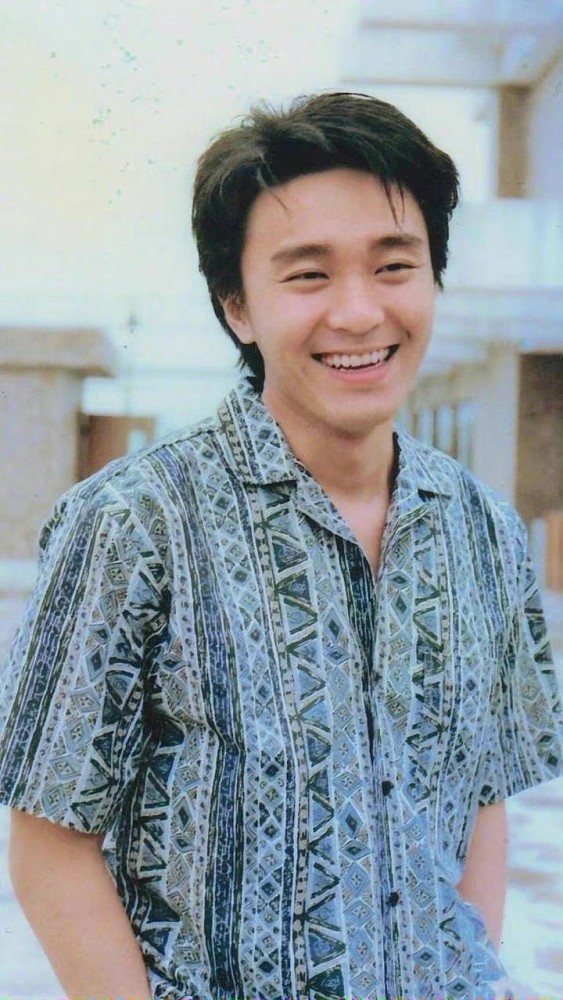 周星驰迎59岁生日,林允连续6年为其庆生,唯一没掰的"星女郎"
