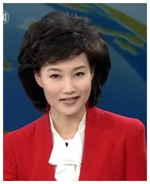 央视主持人李梓萌,43岁还不婚,市长爹心急却无奈:女儿