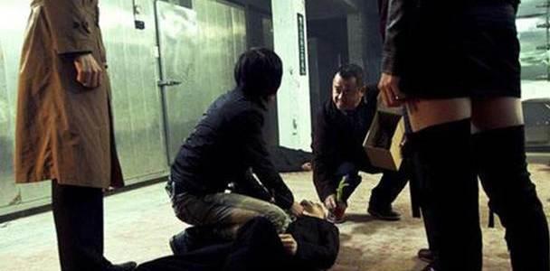 四川第1杀手,暗杀黑老大残忍杀害9人,临终前含泪提最后请求