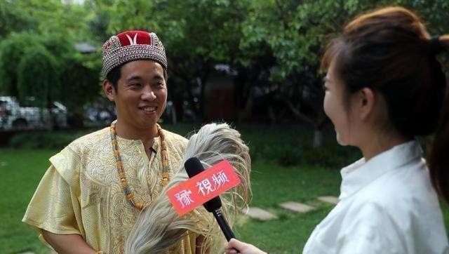 白手起家的中国小伙,成功迎娶当地总统的两位女儿,堪称人生赢家