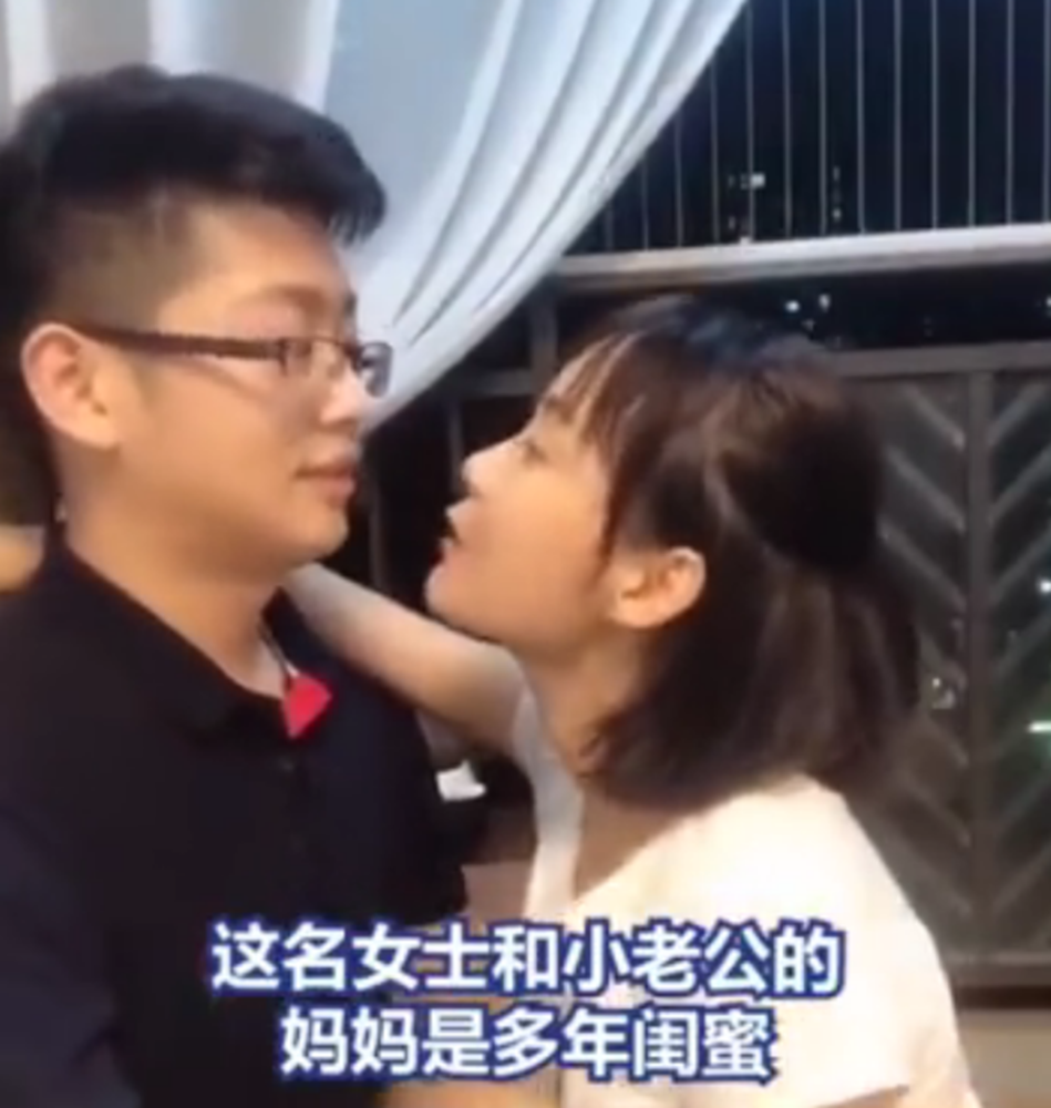 41岁大妈嫁闺蜜26岁儿子,从好友变婆媳关系,如今现状如何?_腾讯新闻