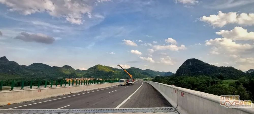 风光好新柳南高速合山忻城柳州洛满段通车前夕照片