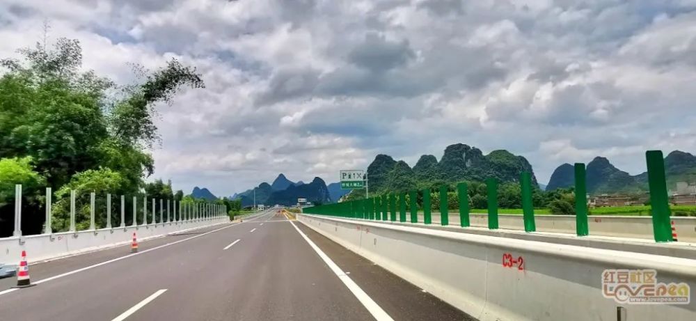 风光好!新柳南高速合山-忻城-柳州洛满段通车前夕照片