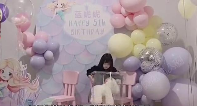 蓝妮妮:掉落人间的"失声天使,容颜倾城,生活却无法自理