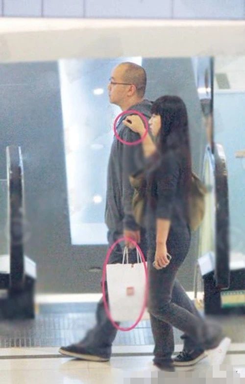 揭秘:王菲给倒尿盆的"乐仙窦唯",背后的4个女人