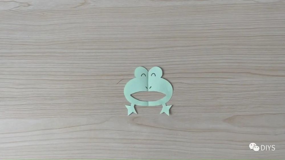 手把手教你青蛙图案的剪纸方法!