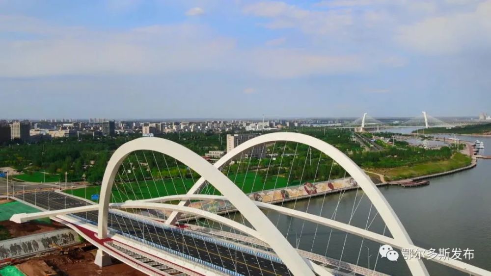鄂尔多斯新地标——康巴什三号桥惊艳亮相!