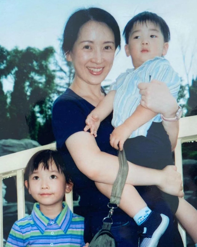 龚慈恩儿子俊朗似韩星世界级名高中毕业学费年逾40万