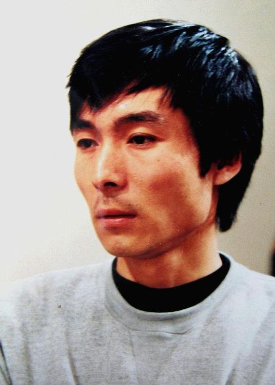 毕业被评无演技却夺影帝,因前妻流产离婚,谢园娶邱悦61岁无子?