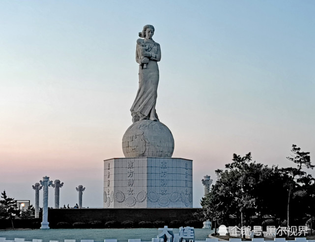 大连夏家河子海滨公园"东方神女"