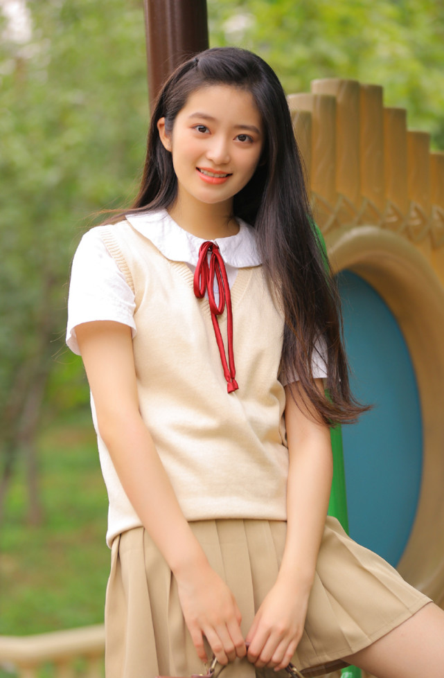长相靓丽被誉为"小林青霞"的女演员——柴蔚