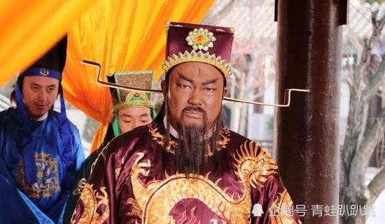 包拯明明是白皙的书生,为何在影视剧中都身材魁梧,面容黝黑?