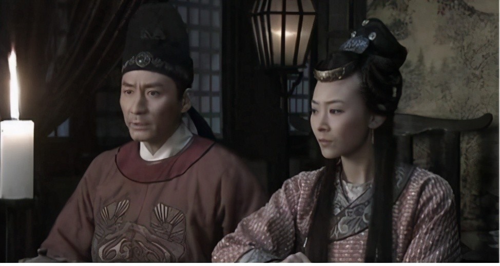 2008年,曲珊珊出演了《神探狄仁杰》里面的宁无双而备受关注,随后又