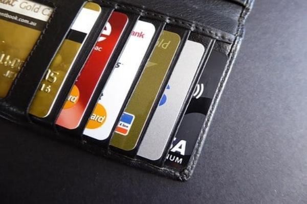 银行卡分类有哪些?办理信用卡很复杂吗?