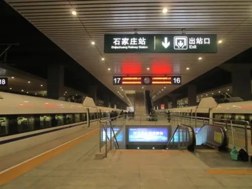 新的列车运行图实施后,石家庄站将新增旅客列车8.5对.